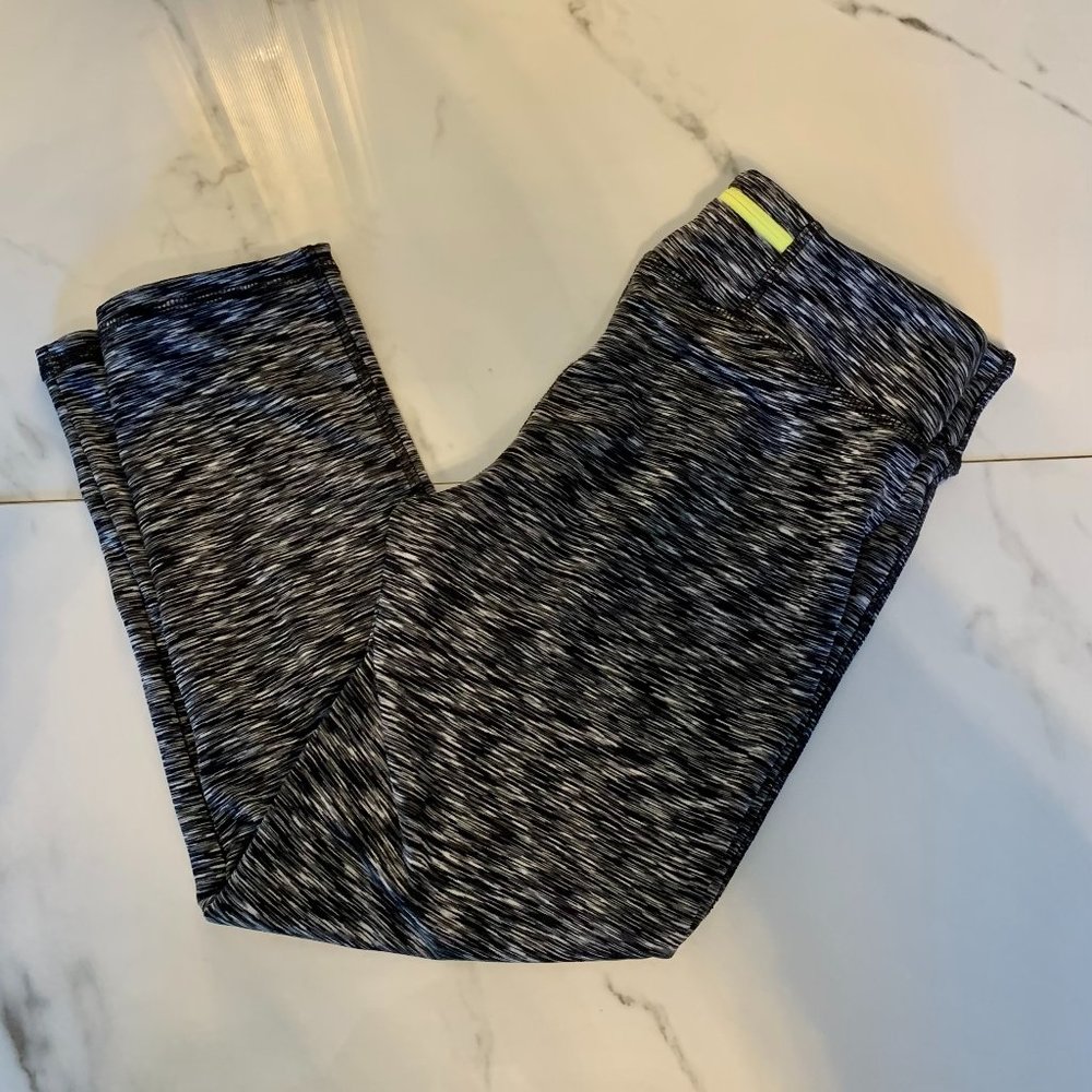 Joe Fresh High compression cropped leggings